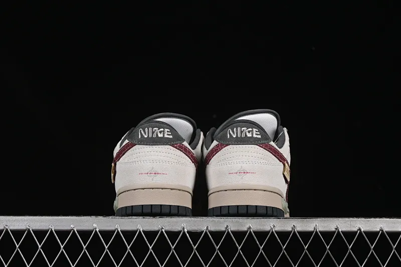 All Categories Nk SB Dunk Series Nk SB Dunk Low Low-top sneakers Nike Dunk Low "Double Swoosh" CNY Year of the Snake Panda Prank Shed the dust to welcome gold Cai Jin Low-top casual sneakers HV1800-101